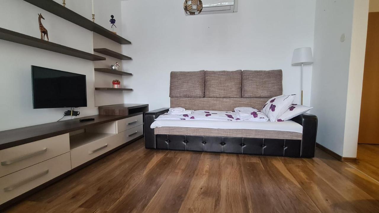 Ferienwohnung Apartament Mirubias Brașov Exterior foto